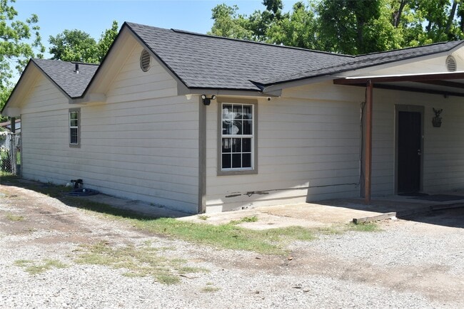 Photo - 5922 Lavender St