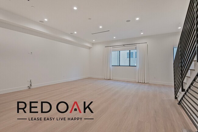 Photo - Beautiful, Spacious Three Bedroom with Con... Unidad 1541.5