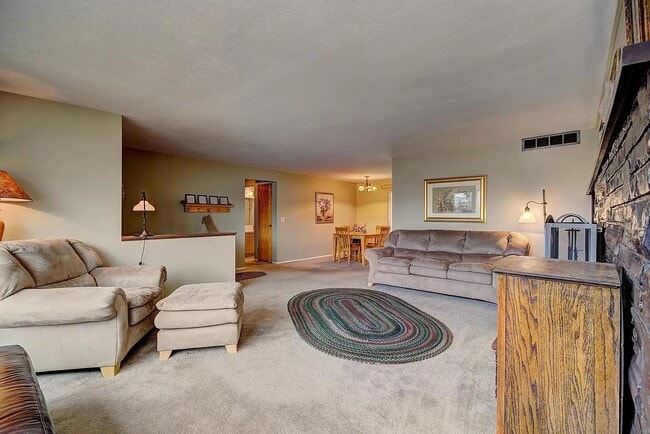Photo - 3411 W Hillcrest Dr