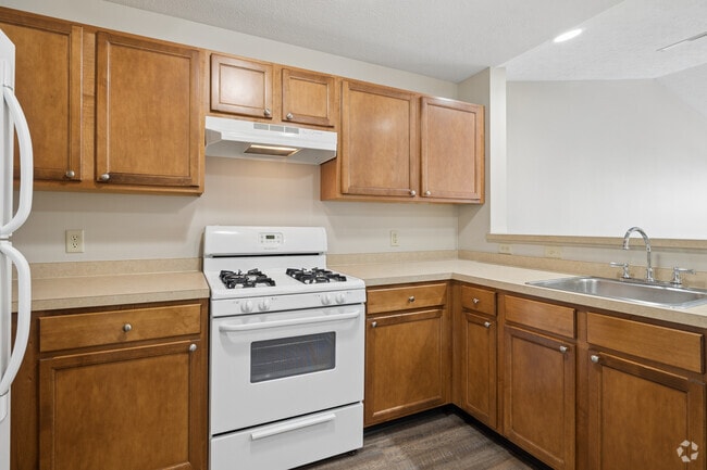 The Avalon Deluxe 1BR, 1BA - 869SF - Kitchen
