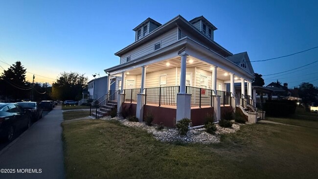 Building Photo - 153 Main St Rental