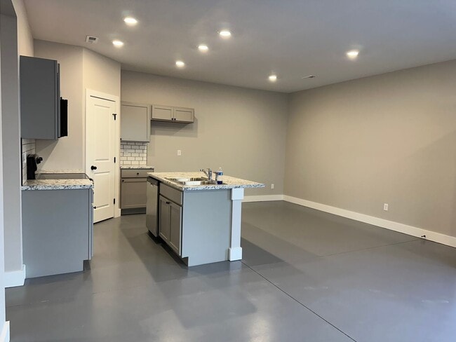 Building Photo - 2936 W Murdock St Unit #200 Rental