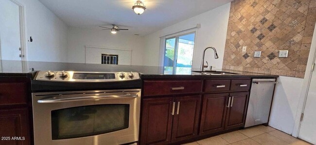 Photo - 2132 E Oxford Dr