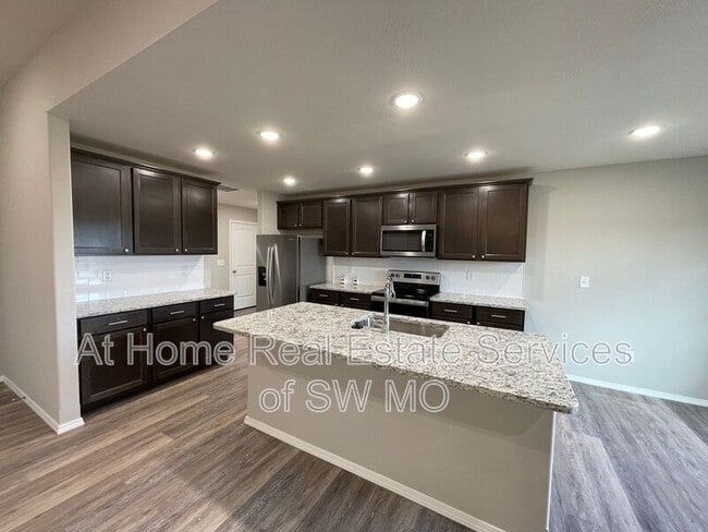 Building Photo - 2116 N 21st St