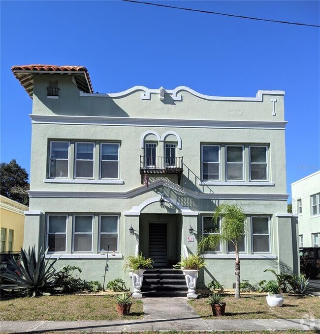 Building Photo - 2006 Jackson St N Unit 3 Rental