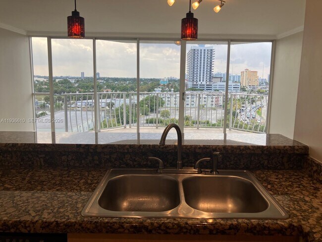 Photo - 7601 E Treasure Dr Unit 911