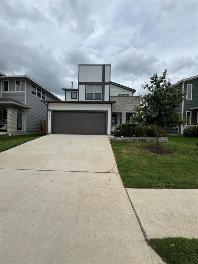 Photo - 8500 Cumbrae Ln House