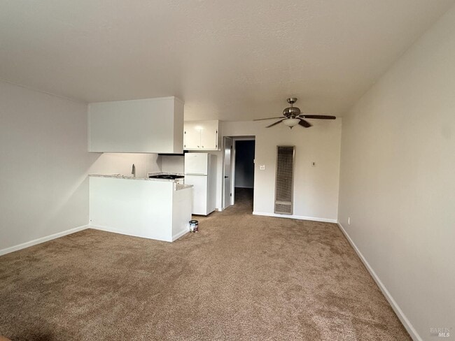 Building Photo - 825 First St