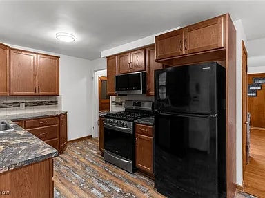 Photo - 566 Sunshine Ave