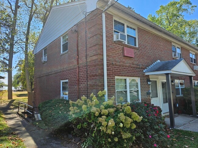 Building Photo - 24 Woodward Ave Unit APT 26