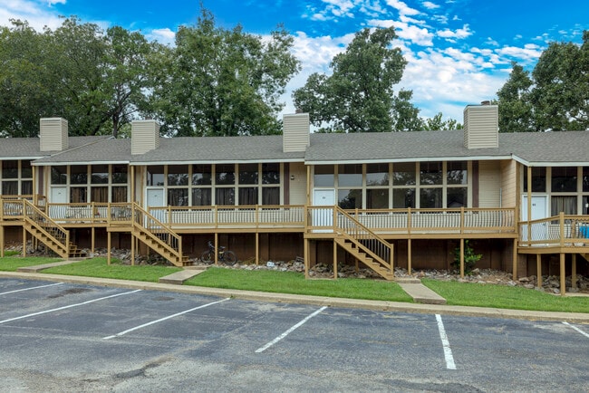Earl’s Point Condominiums