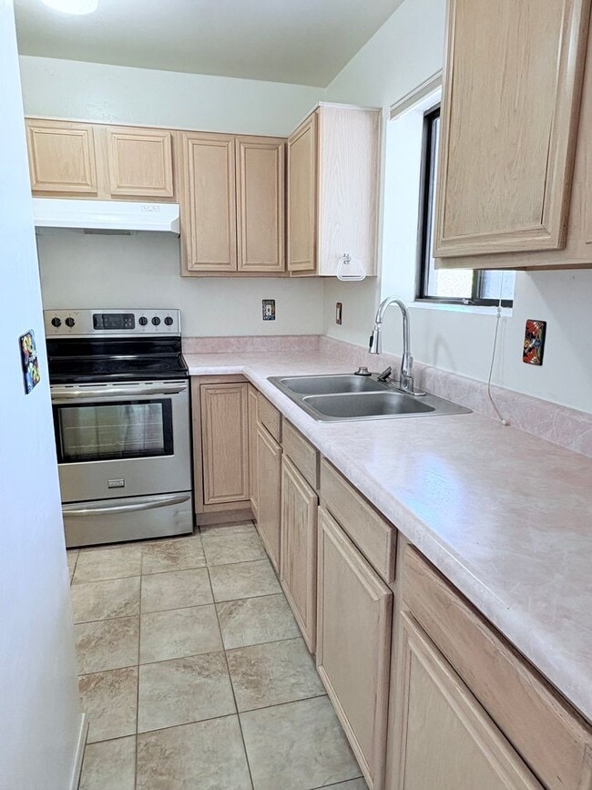 Photo - 420 E Glenn St Unit 1
