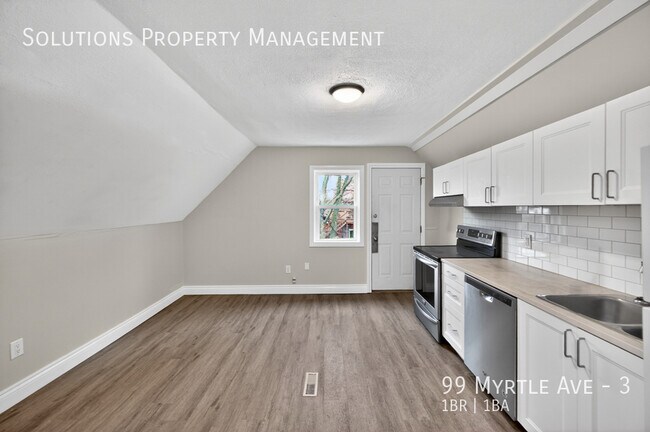 Photo - ***Modern 1 Bed/1 Bath Top Floor Unit** Unité 3