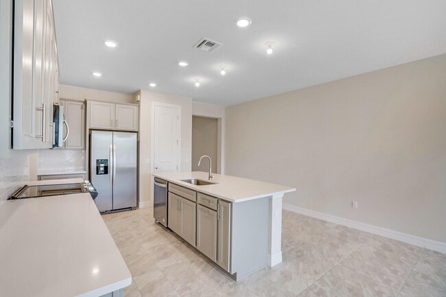 Photo - 8656 Escue St