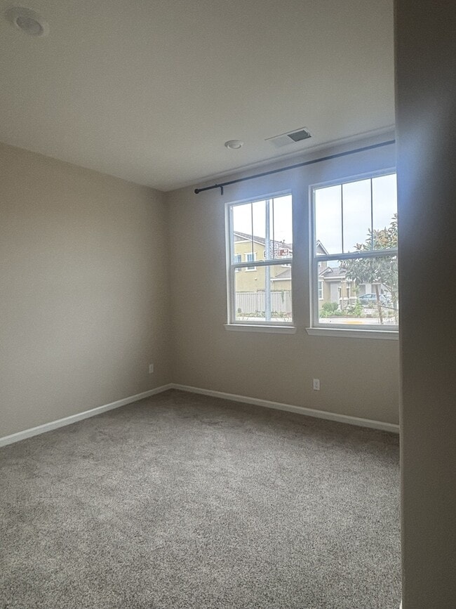 608 Somerset Way