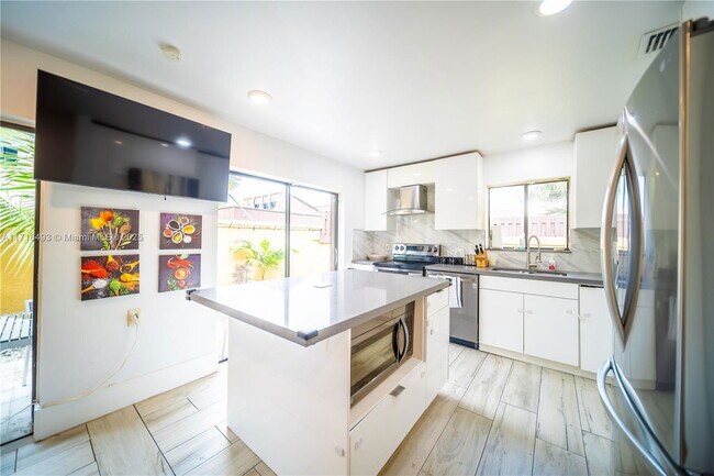 Photo - 20429 NE 10th Ct Rd