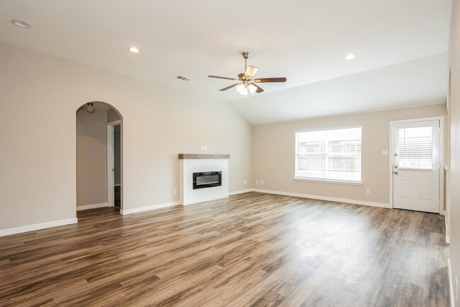 Photo - 105 Cherokee Dr