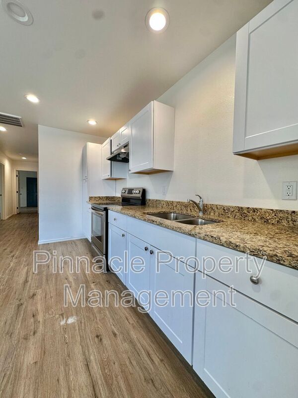 Photo - 1640 Beacon St