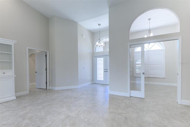 Photo - 566 Port Bendres Dr