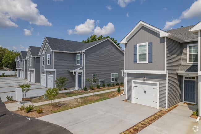 Photo - Churchland Commons at Town Pointe