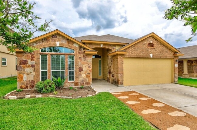 Photo - 137 Langtry Ln