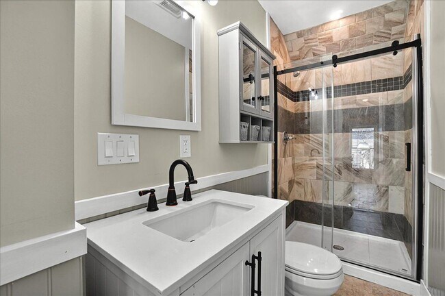 Photo - 3 Waterbury St Unit 2