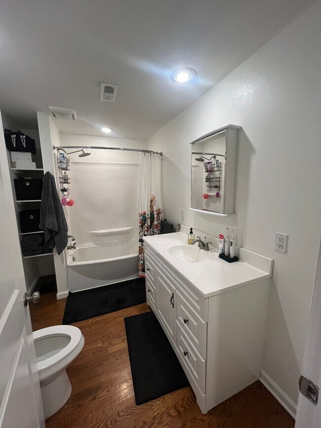 Photo - Gorgeous private home in Altavista!