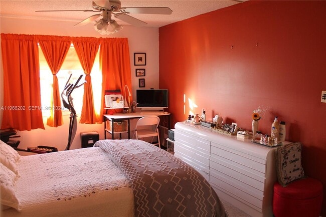 Photo - 12500 SW 6th St Unidad 202N