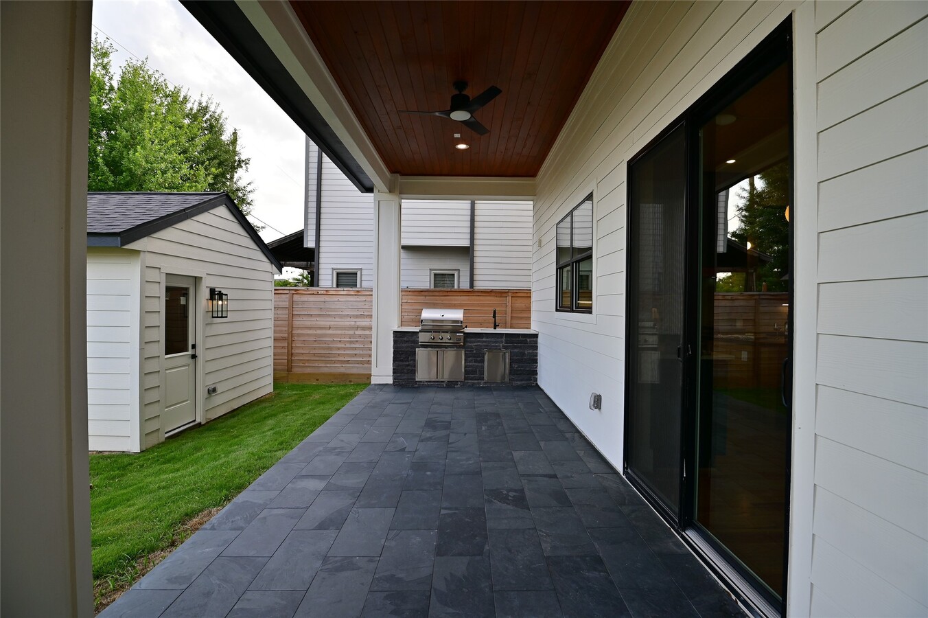 Photo - 1733 Du Barry Ln