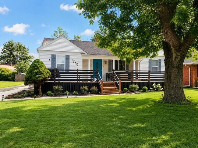 Photo - 1266 Hugo St