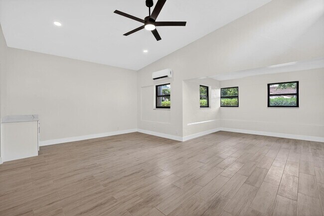 Photo - 1403 NE 13th St