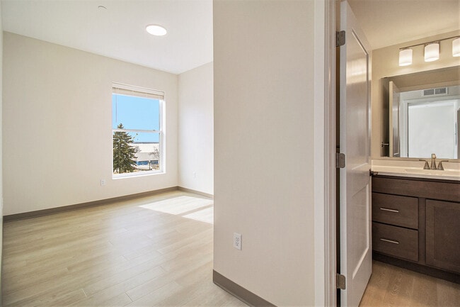 Photo - Harwood Flats