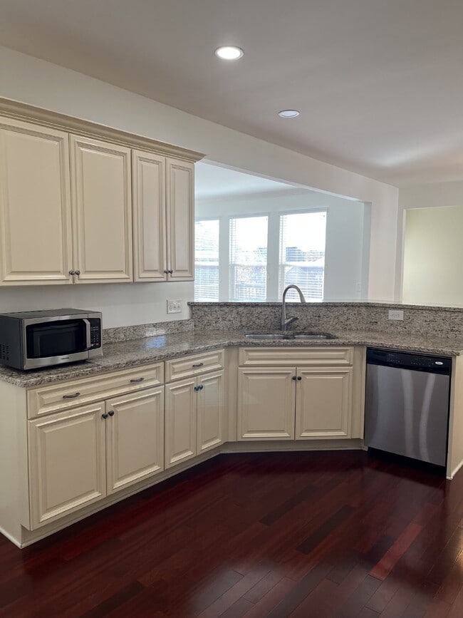 Photo - "Charming 4-Bed Home with Guest Suite & Gr...
