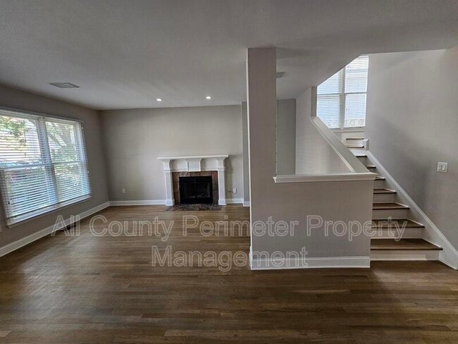 Photo - 79 Hammock Pl SE