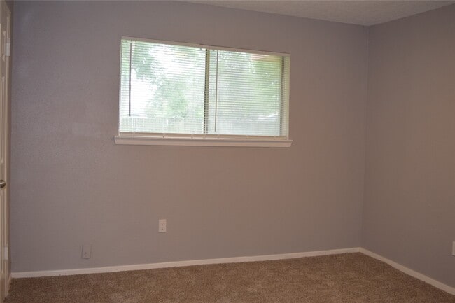 Photo - 15406 Willview Rd