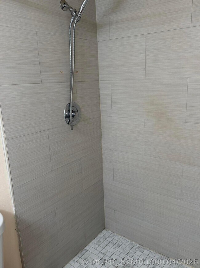 Photo - 8740 N Sherman Cir Unit 507