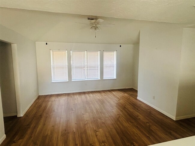 Photo - 4019 Mission Valley Dr