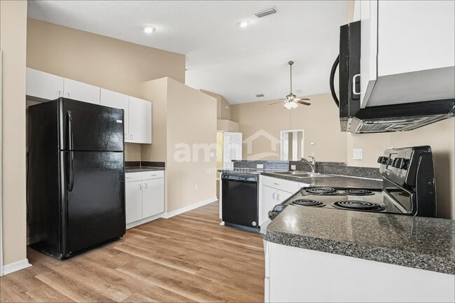 Photo - 10250 Peoples Loop