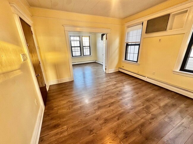 Photo - 213 Gates Ave