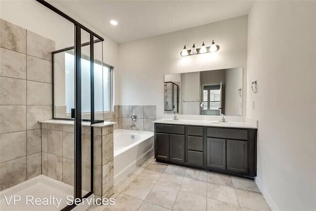 Photo - 4 br, 2 bath House - 2641 warren Lane,