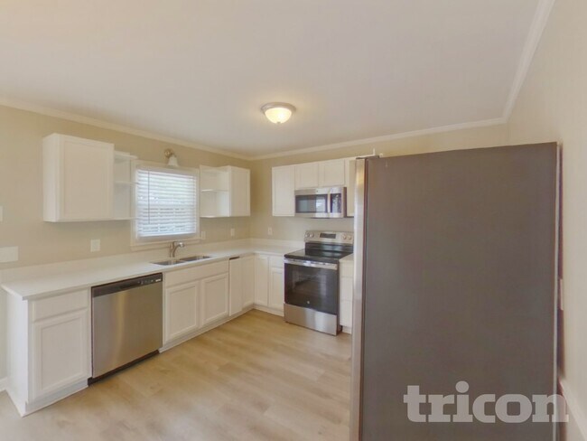 Photo - 5235 W Calgary Rd
