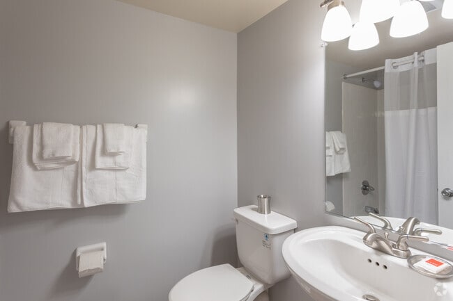 3BR, 2BR - 1,100 SF
