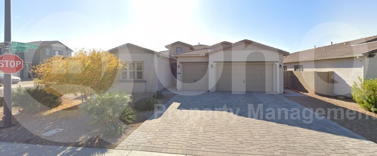 Photo - 1171 E Holland Park Dr House