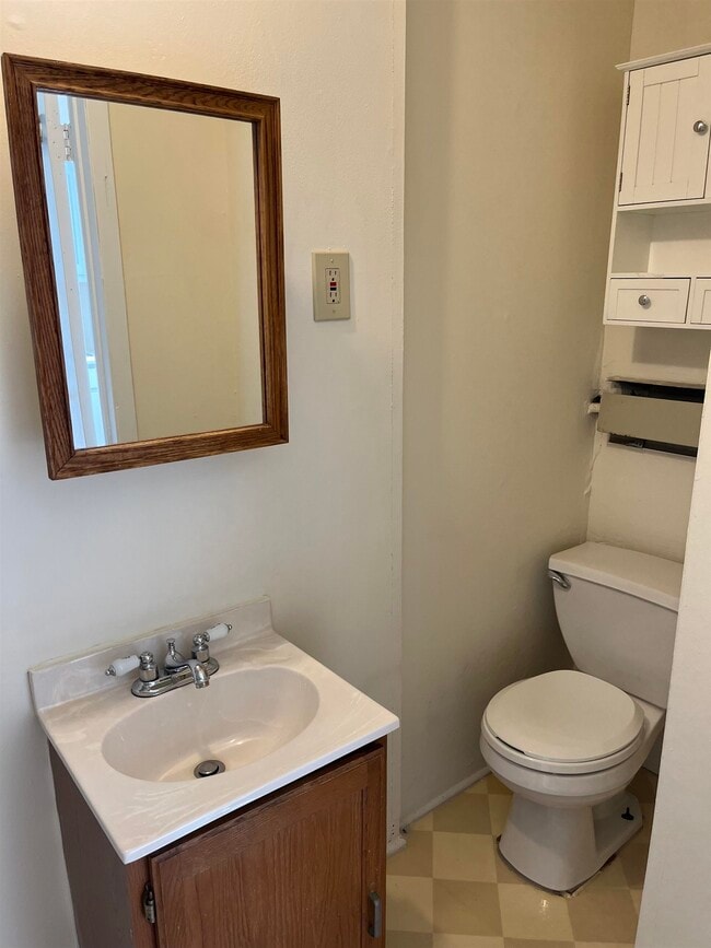 Photo - 527 Willow Ave