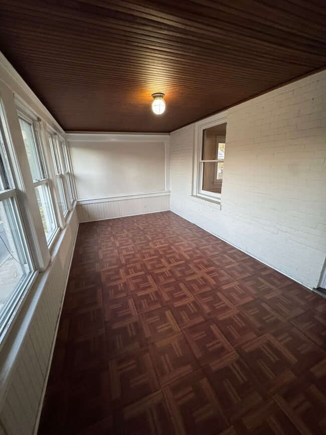 Building Photo - 1169 W Main St Unit 1169-B