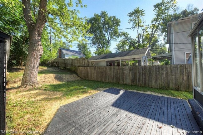 Photo - 110 W Tennyson Ave