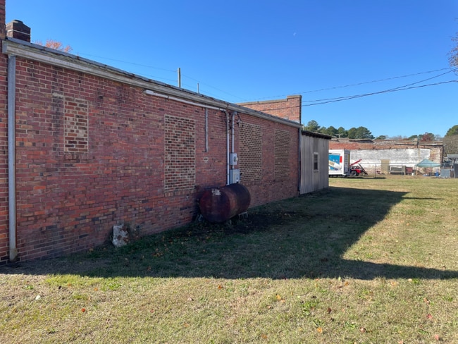 Photo - 100 W Green St