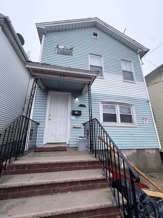 Building Photo - 24 Edgar St