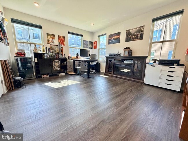 Photo - 8627 Satinwood Dr