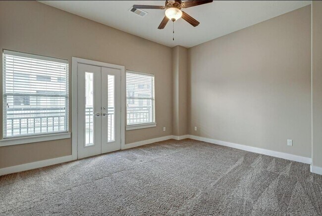 Building Photo - 1215 Wentworth St